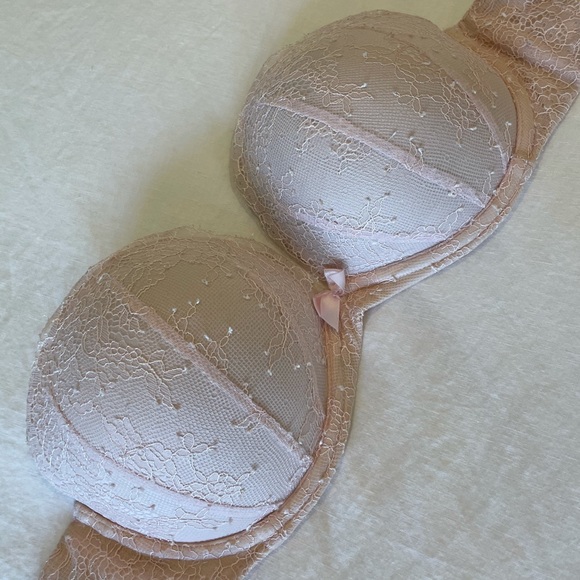 Victoria’s Secret Strapless Bra💕🍬 - Picture 1 of 4